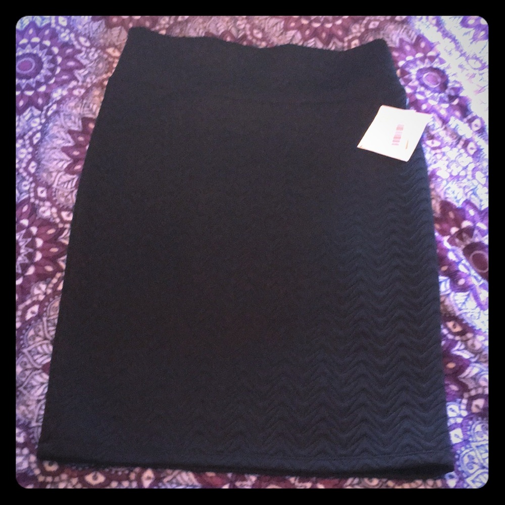 Brand new never worn -  black LULAROE cassi skirt.
